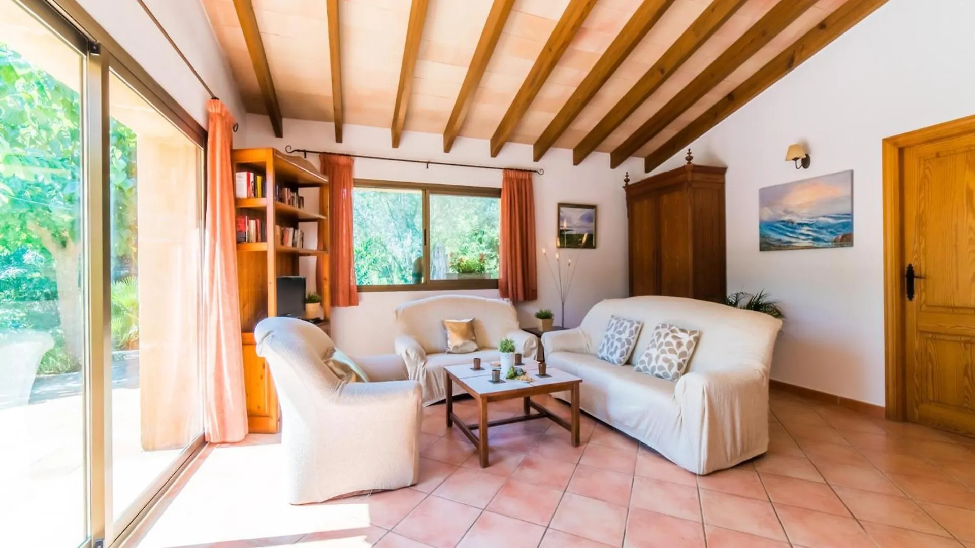 Tranquil Country House In Capdepera Vakantiehuis